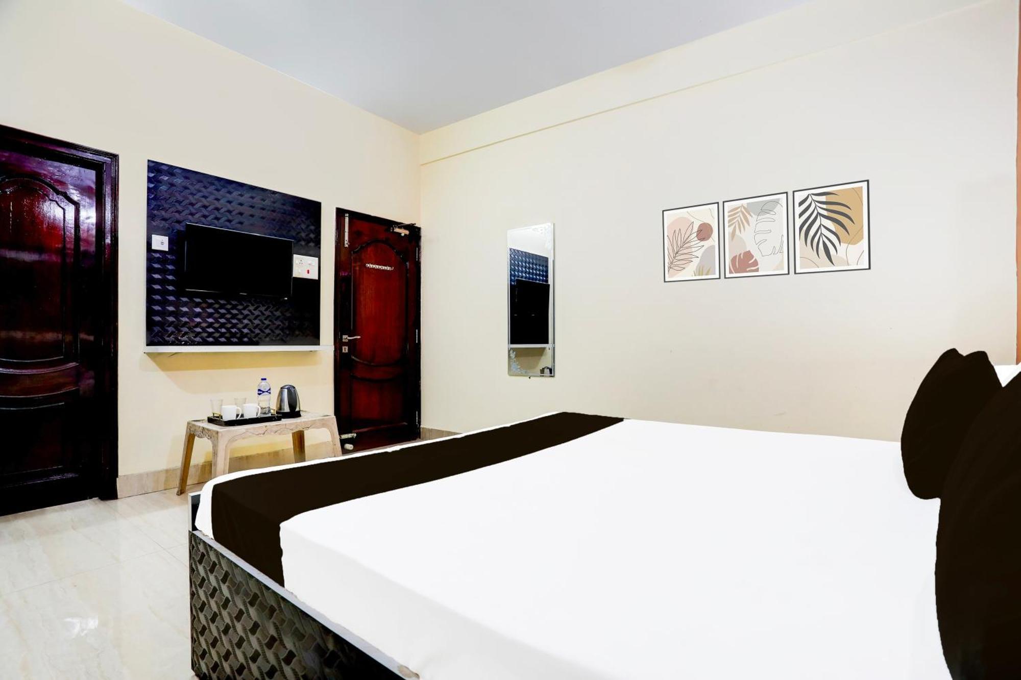 Fabhotel Rb Palace فاراناسي المظهر الخارجي الصورة