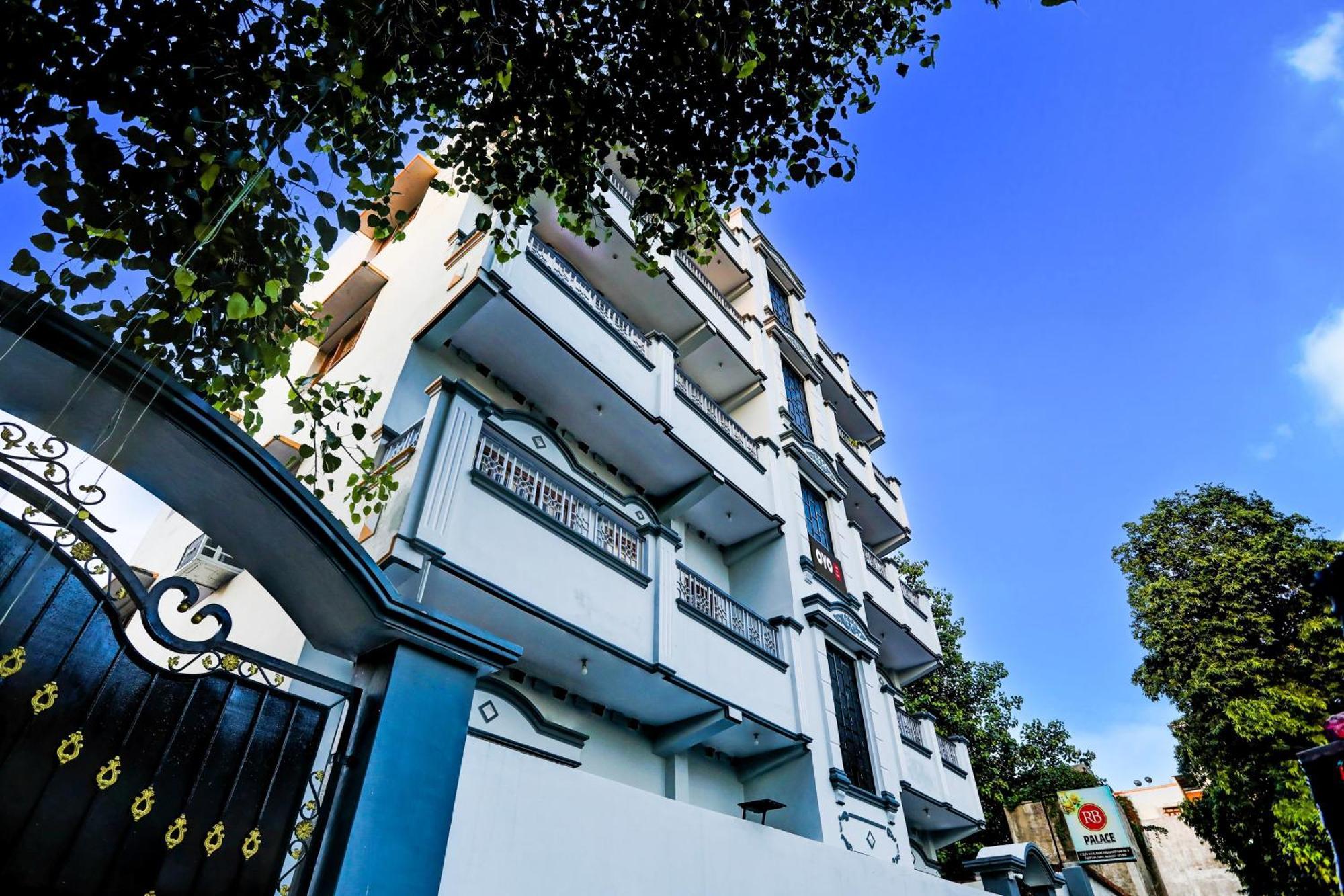 Fabhotel Rb Palace فاراناسي المظهر الخارجي الصورة