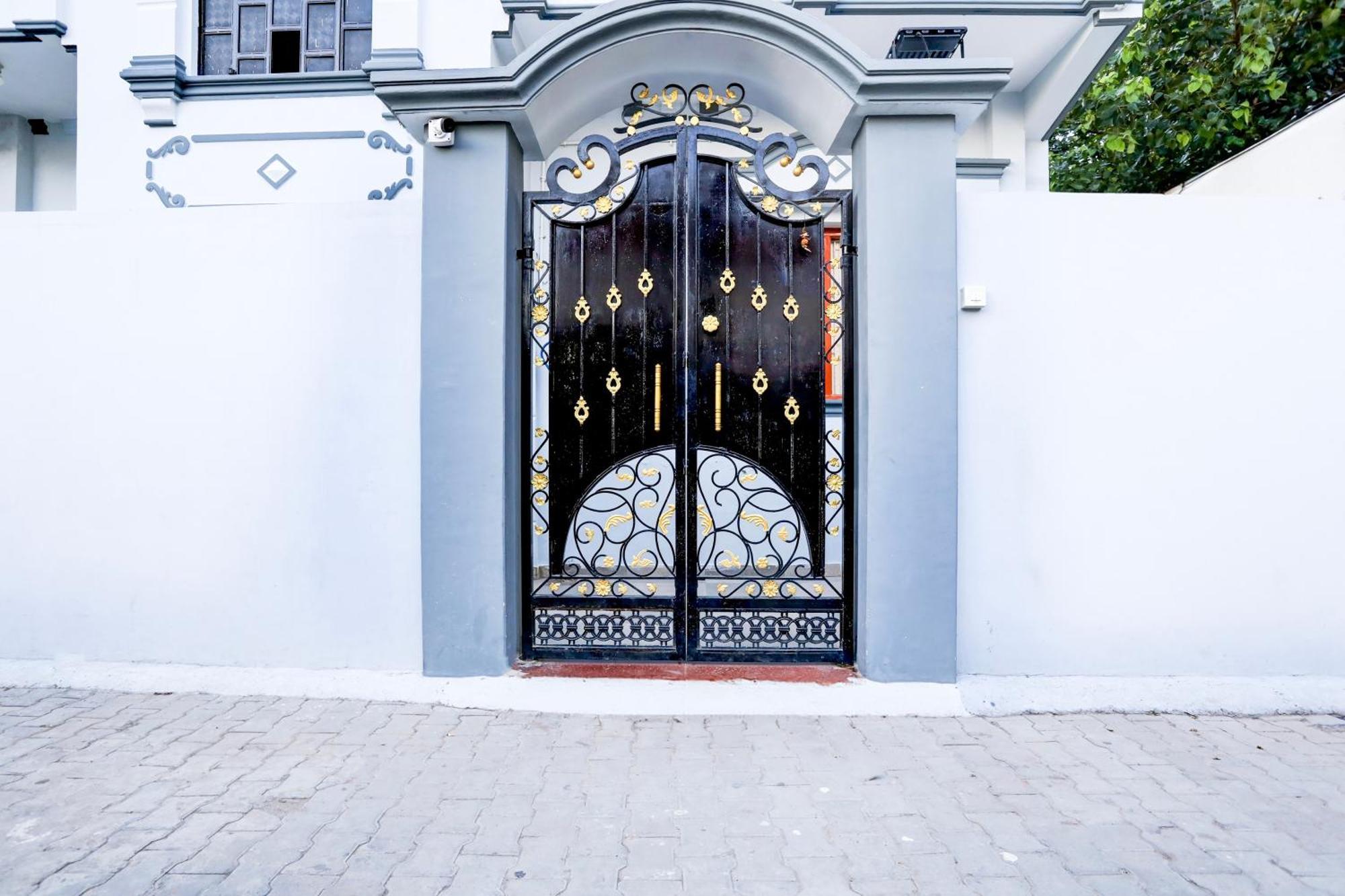 Fabhotel Rb Palace فاراناسي المظهر الخارجي الصورة
