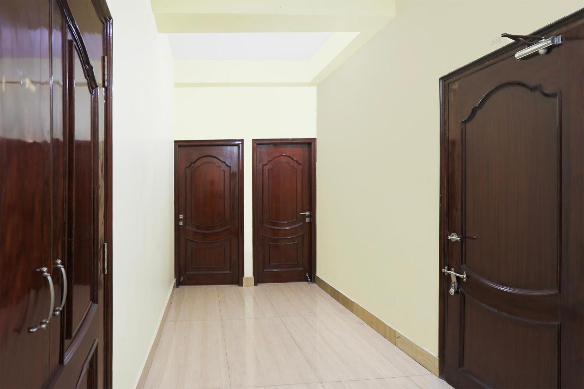 Fabhotel Rb Palace فاراناسي المظهر الخارجي الصورة